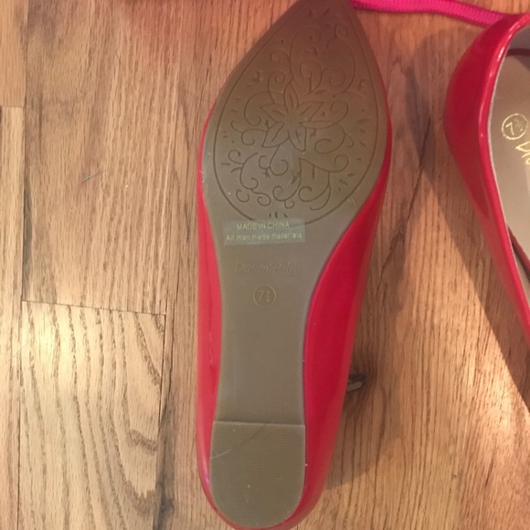 Red pointed toe flats - Picture 4 of 4